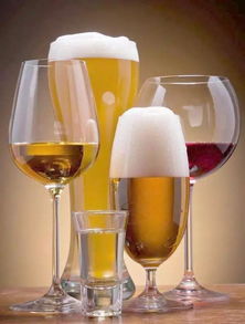 酒精飲料的利與弊 白酒、啤酒、葡萄酒及脫醇酒的全面解析